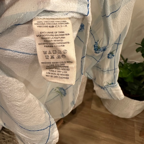 Free People XS White Blue Floral Grid Button Down Blouse Viscose, Fits a small - Picture 5 of 5